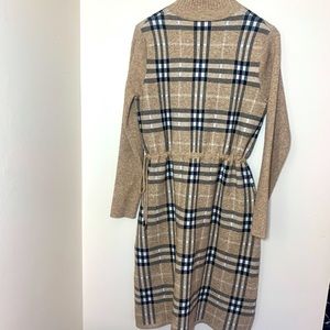 NWT  Sweater Dress w/ faux leather pockets szM